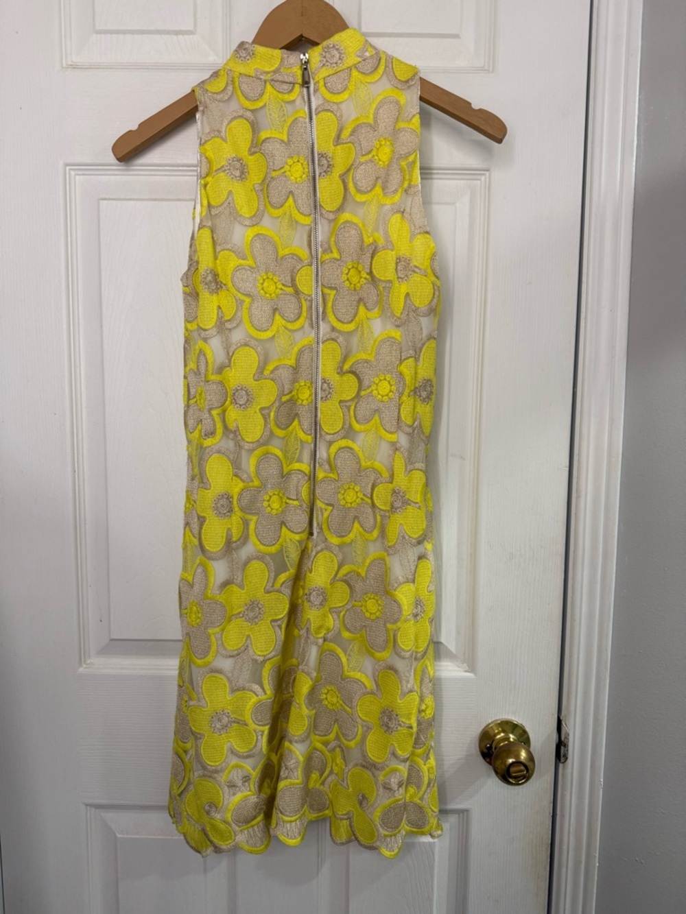 Laundry By Shelli Segal Yellow and Cream Floral Shift Dress - Picture 3 of 5